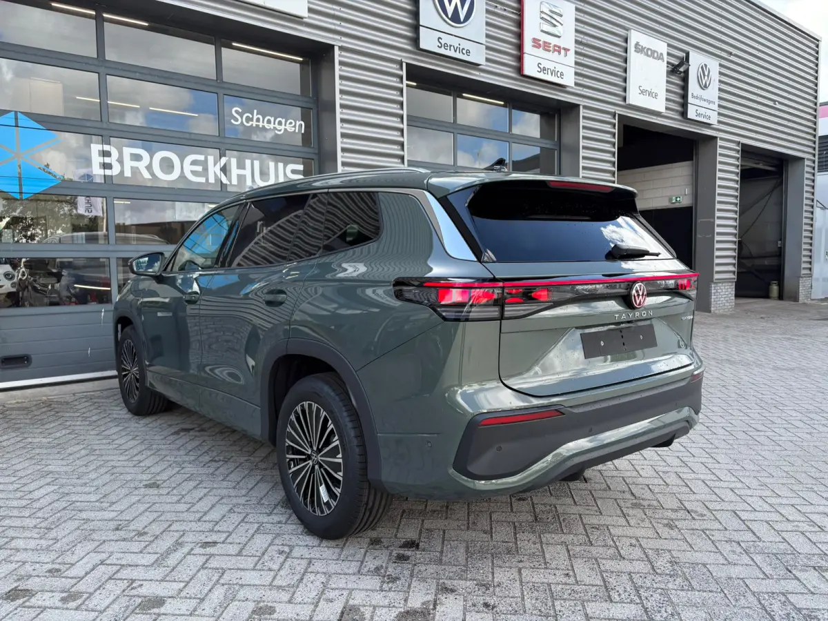 Life Edition | 'App-Connect' draadloze smartphone integratie | Automatische afstandsregeling (Adaptive Cruise Control) | Buitenspiegels elektrisch instel-, verwarm- en inklapbaar
