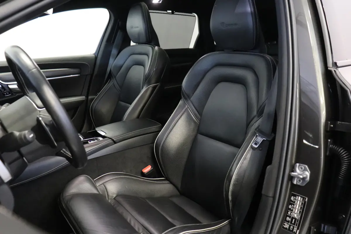 2.0 T8 AWD R-Design 391PK | Pano | H&K Audio | Head Up | Memory | €31.900,- Incl. BTW.
