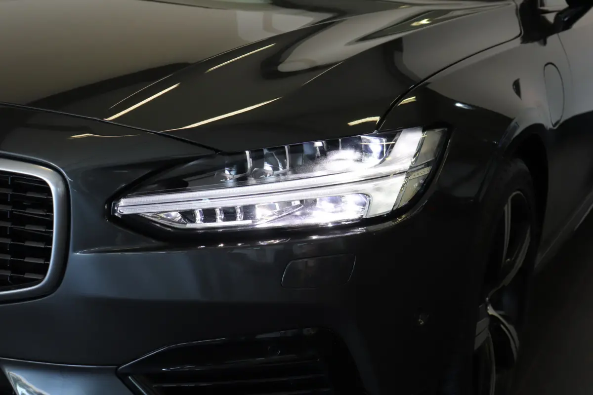 2.0 T8 AWD R-Design 391PK | Pano | H&K Audio | Head Up | Memory | €31.900,- Incl. BTW.