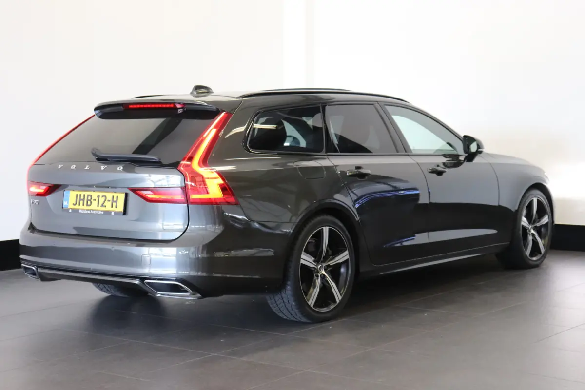 2.0 T8 AWD R-Design 391PK | Pano | H&K Audio | Head Up | Memory | €31.900,- Incl. BTW.