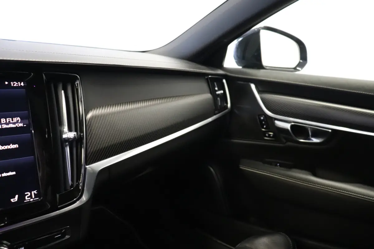 2.0 T8 AWD R-Design 391PK | Pano | H&K Audio | Head Up | Memory | €31.900,- Incl. BTW.