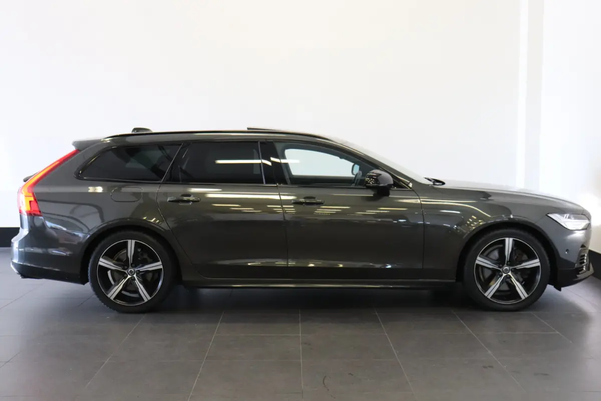 2.0 T8 AWD R-Design 391PK | Pano | H&K Audio | Head Up | Memory | €31.900,- Incl. BTW.
