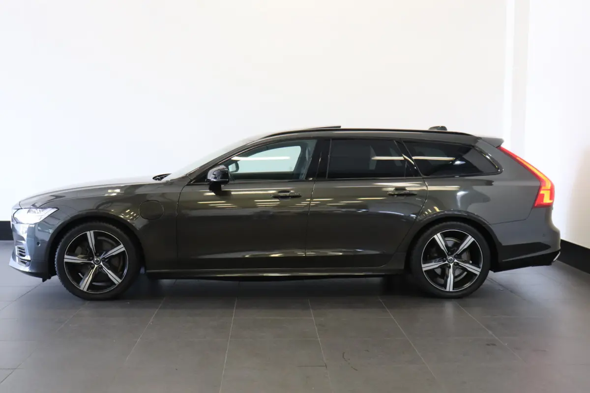 2.0 T8 AWD R-Design 391PK | Pano | H&K Audio | Head Up | Memory | €31.900,- Incl. BTW.