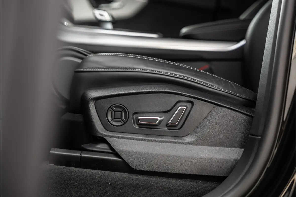 60 TFSI e S-Line Competition | Panorama | B&O | Matrix Laser LED | 360 Camera | RS Zetels | Elek trekhaak | ACC | Stoelverwarming V+A | Keyless | MY2026 | Fabrieksgarantie