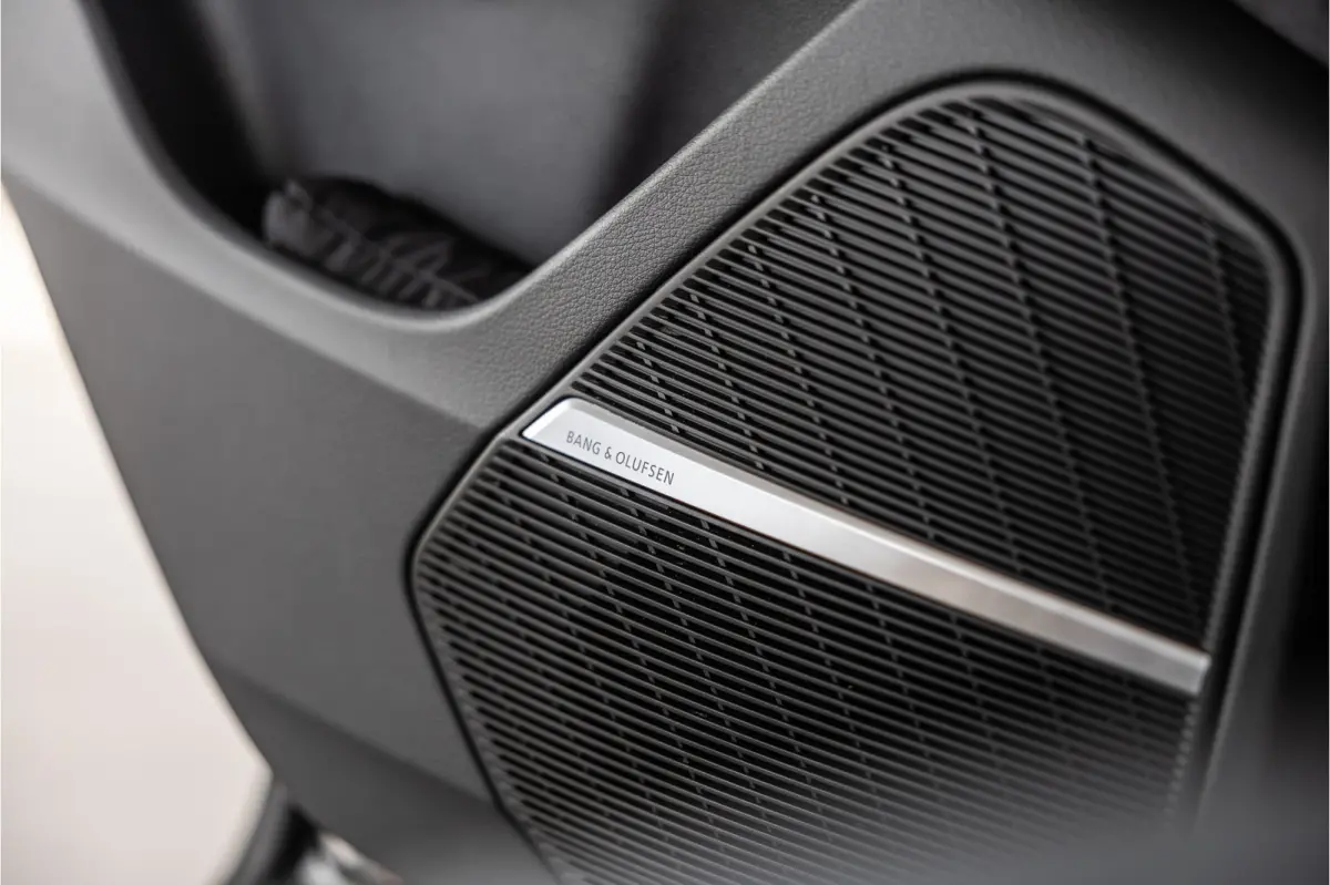 60 TFSI e S-Line Competition | Panorama | B&O | Matrix Laser LED | 360 Camera | RS Zetels | Elek trekhaak | ACC | Stoelverwarming V+A | Keyless | MY2026 | Fabrieksgarantie