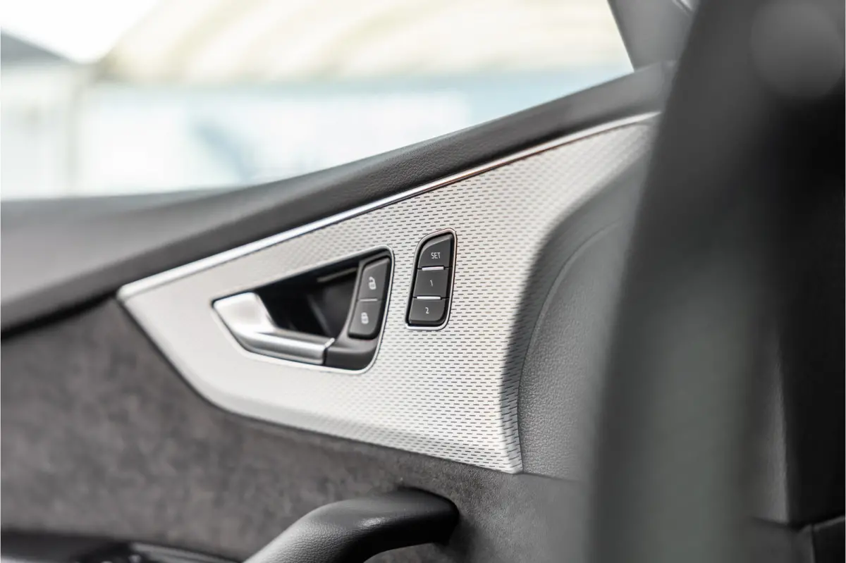 60 TFSI e S-Line Competition | Panorama | B&O | Matrix Laser LED | 360 Camera | RS Zetels | Elek trekhaak | ACC | Stoelverwarming V+A | Keyless | MY2026 | Fabrieksgarantie