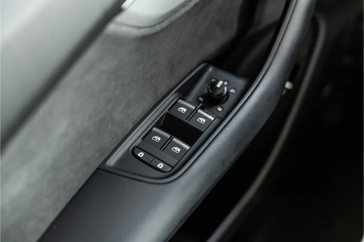60 TFSI e S-Line Competition | Panorama | B&O | Matrix Laser LED | 360 Camera | RS Zetels | Elek trekhaak | ACC | Stoelverwarming V+A | Keyless | MY2026 | Fabrieksgarantie