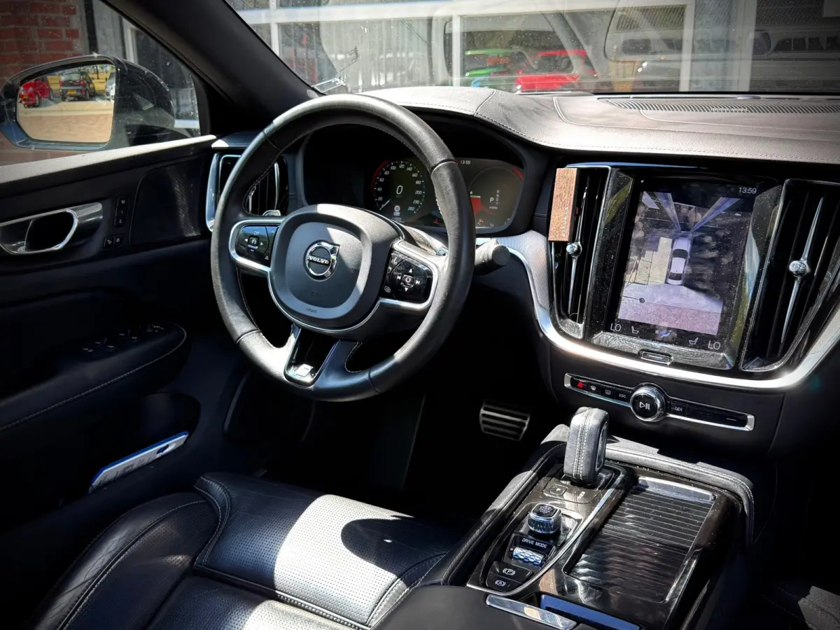 2.0 T8 AWD Polestar Engineered | PANO | LEER | LED | CARPLAY |