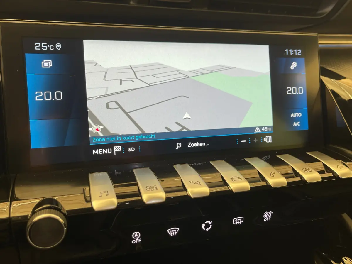 1.6 PureTech Blue Lease Allure Adaptieve Cruise | 17" Lichtmetaal | Trekhaak | Leder/Stof | Carplay | LED | Parkeersensoren | Navigatie | Achteruitrijcamera | Airco (automatisch) | Apple Car