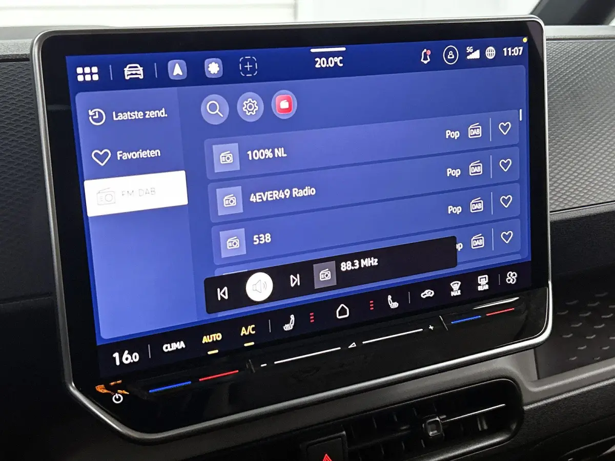 Bulli Limited Edition 286PK | Climatric Airco | Trekhaak | Stoelverwarming | Draadloos Apple Carplay/ Android Auto | DAB+ | Achteruitrijcamera inclusief 360 graden | Diefstalalarm | Navigati
