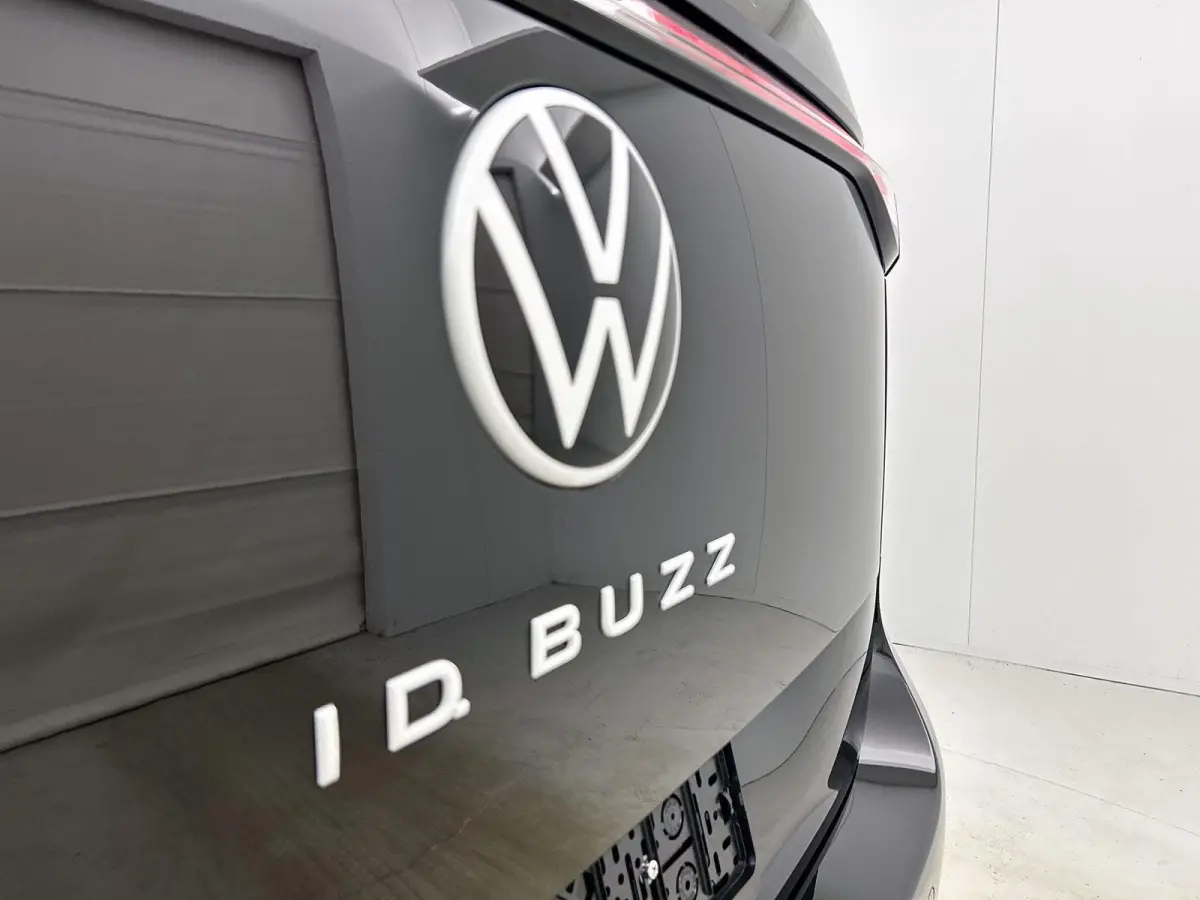 Bulli Limited Edition 286PK | Climatric Airco | Trekhaak | Stoelverwarming | Draadloos Apple Carplay/ Android Auto | DAB+ | Achteruitrijcamera inclusief 360 graden | Diefstalalarm | Navigati