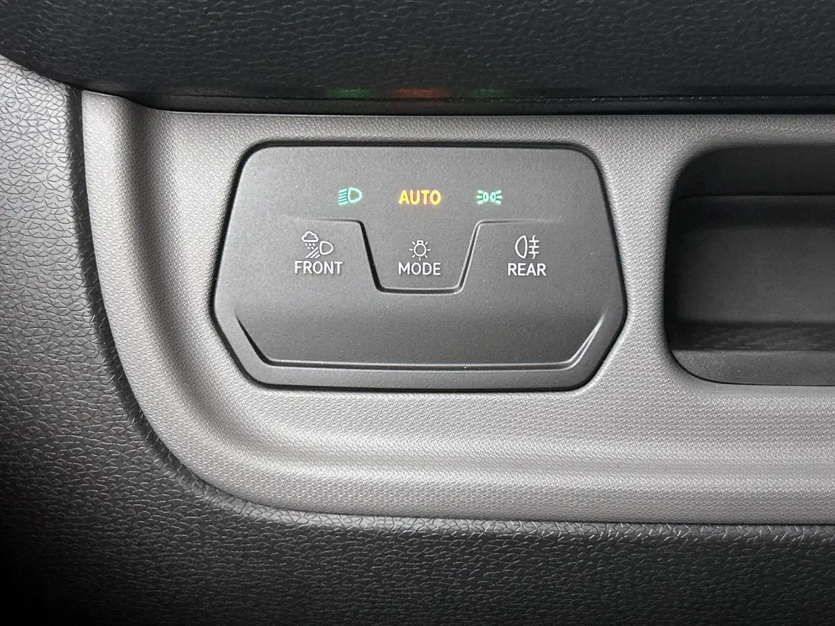 Bulli Limited Edition 286PK | Climatric Airco | Trekhaak | Stoelverwarming | Draadloos Apple Carplay/ Android Auto | DAB+ | Achteruitrijcamera inclusief 360 graden | Diefstalalarm | Navigati