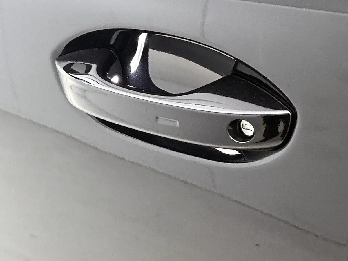 Bulli Limited Edition 286PK | Climatric Airco | Trekhaak | Stoelverwarming | Draadloos Apple Carplay/ Android Auto | DAB+ | Achteruitrijcamera inclusief 360 graden | Diefstalalarm | Navigati