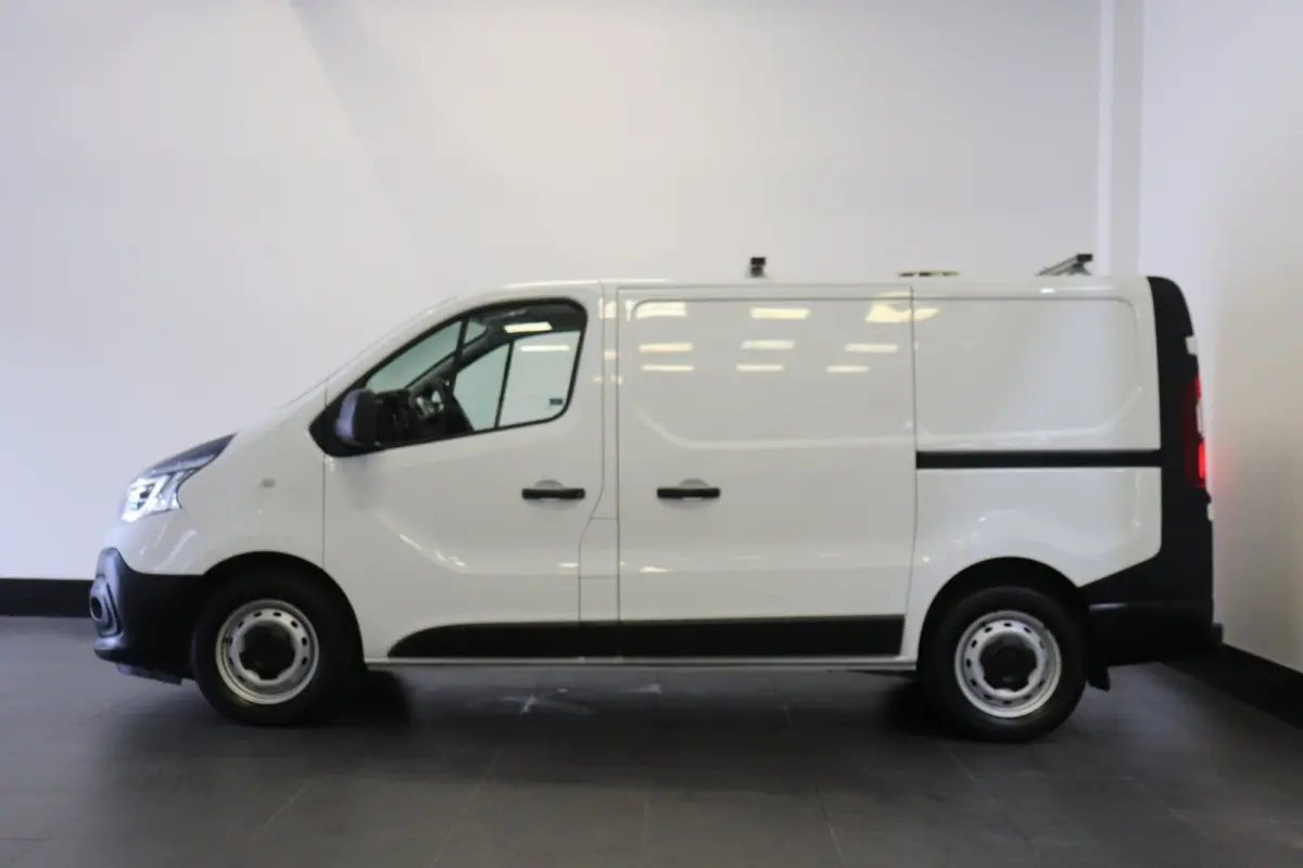 2.0 dCi 120PK EURO 6 - Airco - Cruise - PDC - €11.900,- Excl.