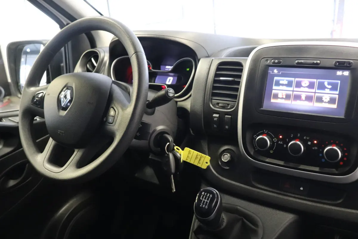 2.0 dCi 120PK EURO 6 - Airco - Cruise - PDC - €11.900,- Excl.