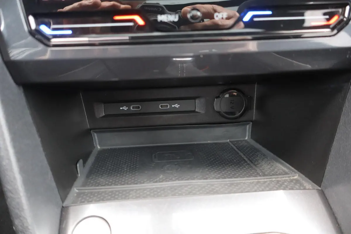 1.5 TSI 150pk DSG R-Line Business | 360 Camera | Panoramadak | Trekhaak Wegklapbaar