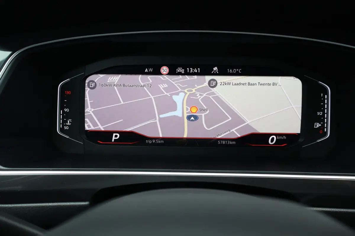 1.5 TSI 150pk DSG R-Line Business | 360 Camera | Panoramadak | Trekhaak Wegklapbaar