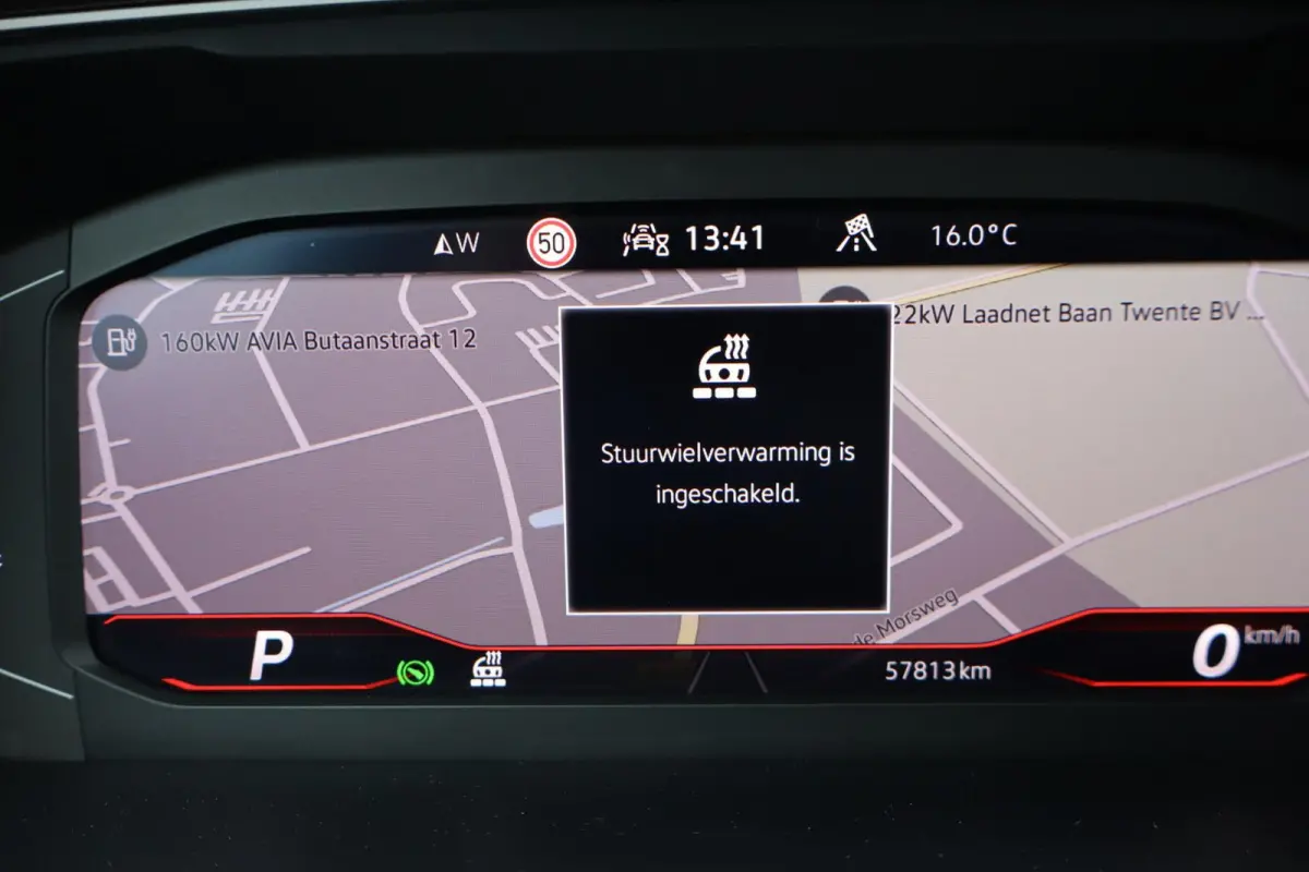 1.5 TSI 150pk DSG R-Line Business | 360 Camera | Panoramadak | Trekhaak Wegklapbaar