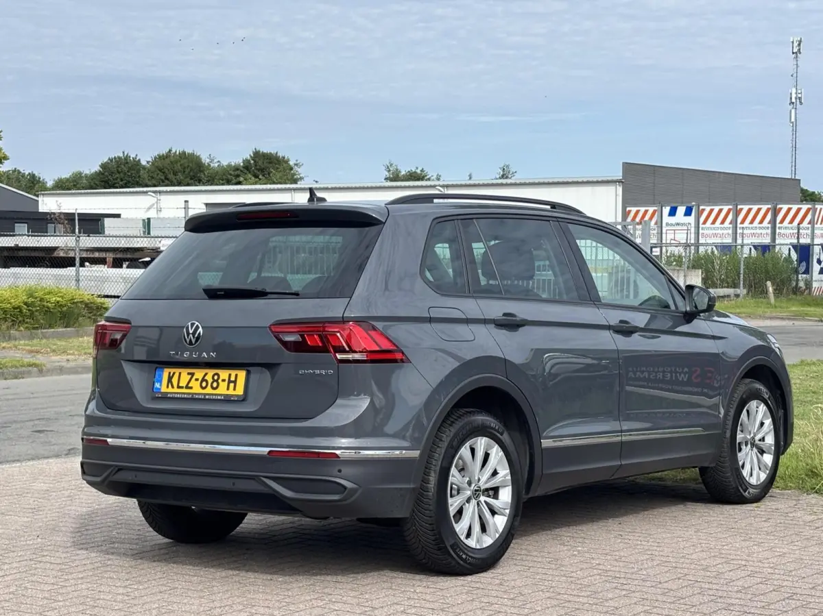 1.4 TSI eHybrid Business+ keyless camera