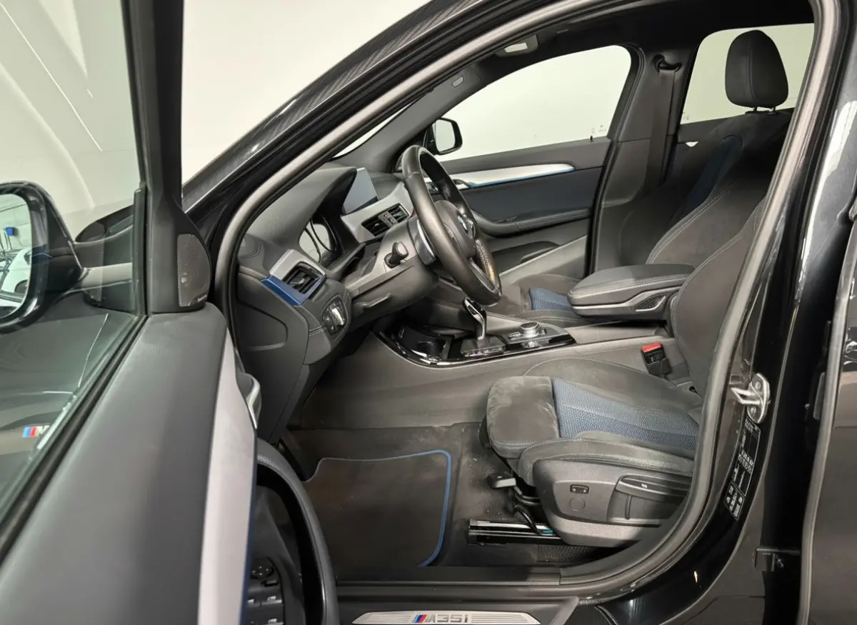 M35i High Executive Pano H&K Cruise Navi Alcantara