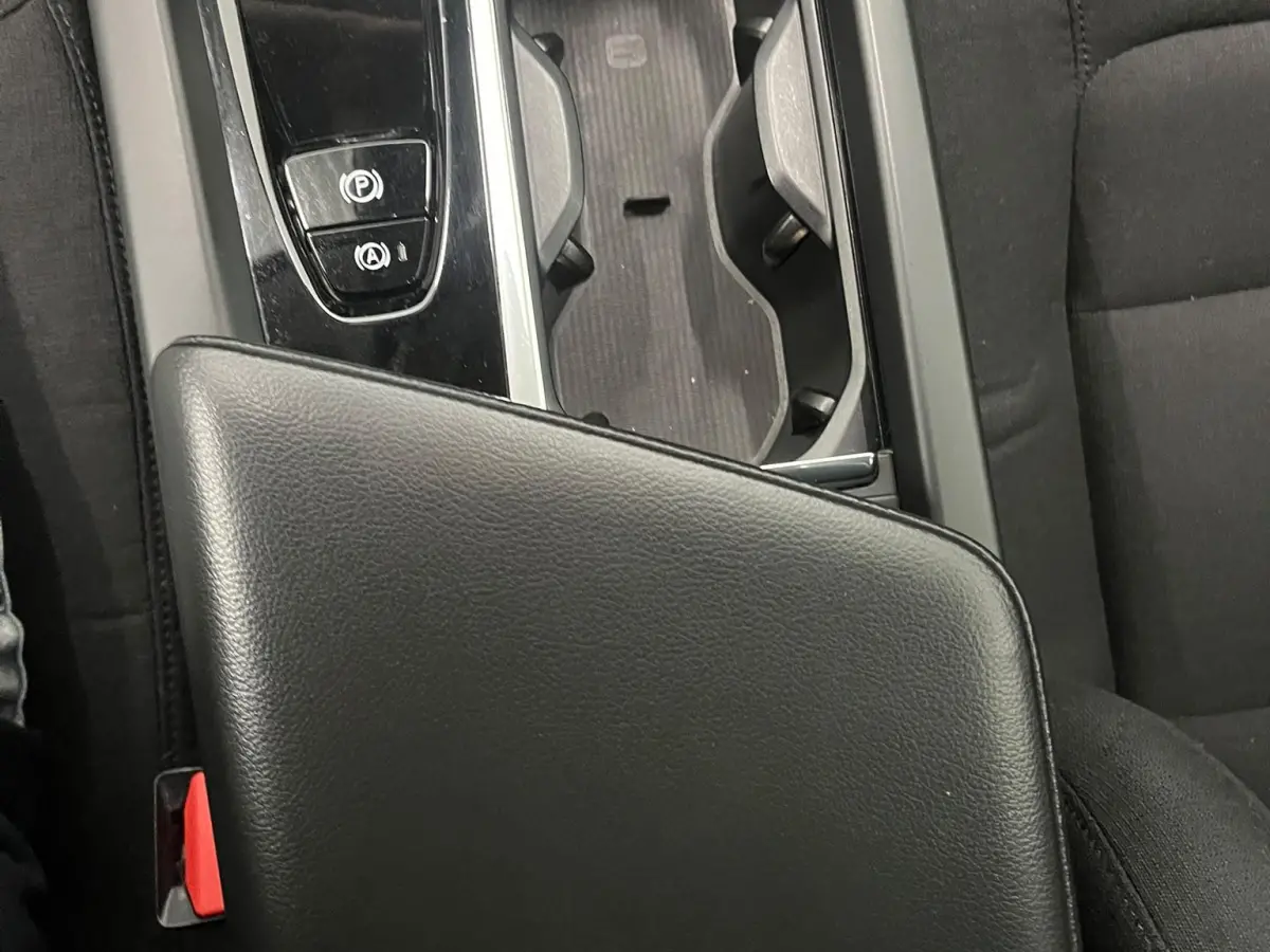 2.0 T6 Plug-in hybrid AWD Core Bright DEMO! Panoramadak Airco ECC PDC VA+Camera Full LED Elektrische achterklep Cruise Control Winter Pack