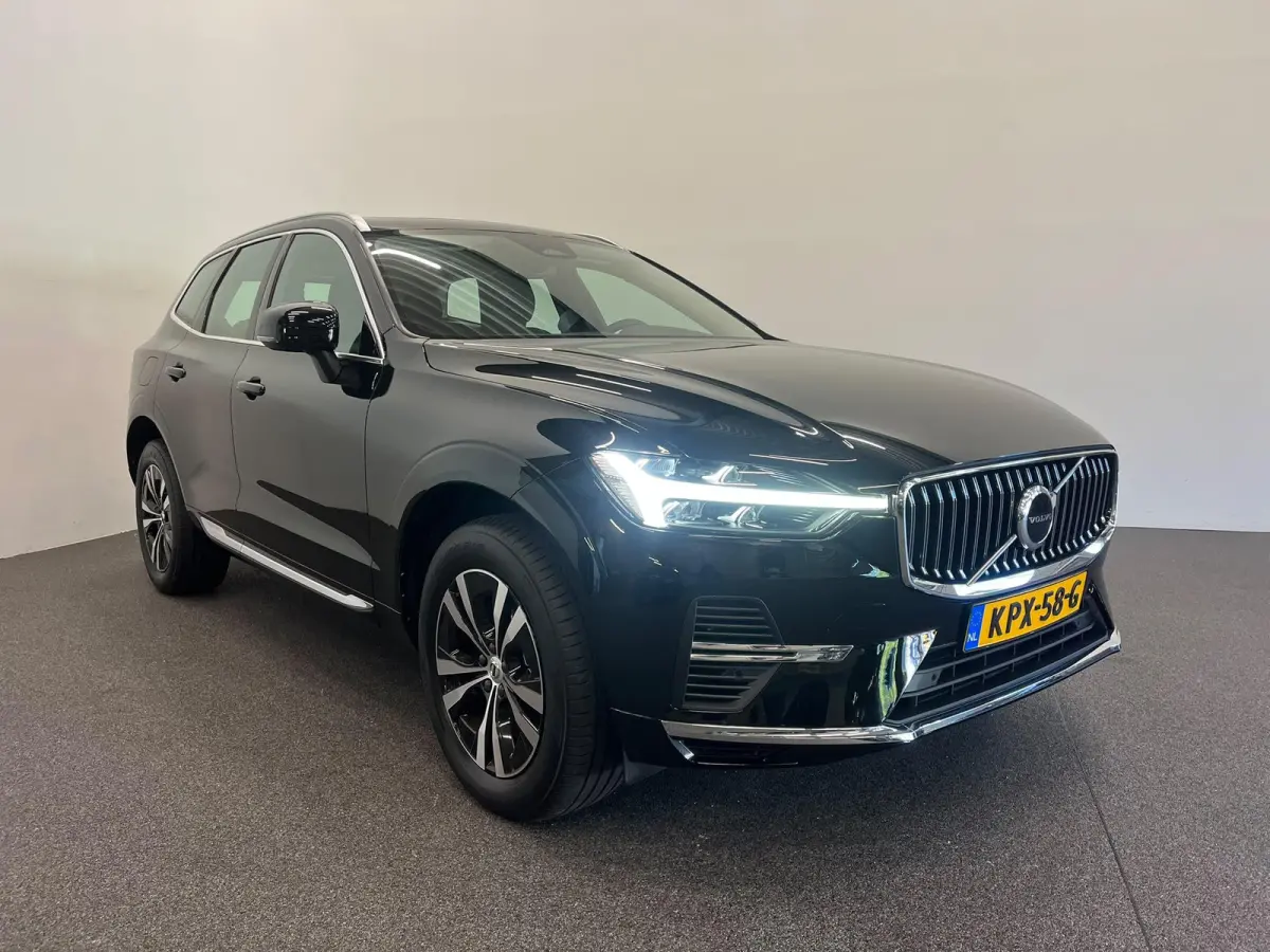 2.0 T6 Plug-in hybrid AWD Core Bright DEMO! Panoramadak Airco ECC PDC VA+Camera Full LED Elektrische achterklep Cruise Control Winter Pack