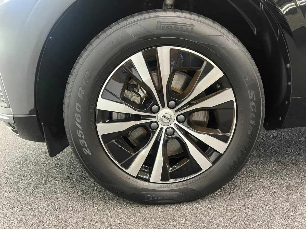 2.0 T6 Plug-in hybrid AWD Core Bright DEMO! Panoramadak Airco ECC PDC VA+Camera Full LED Elektrische achterklep Cruise Control Winter Pack