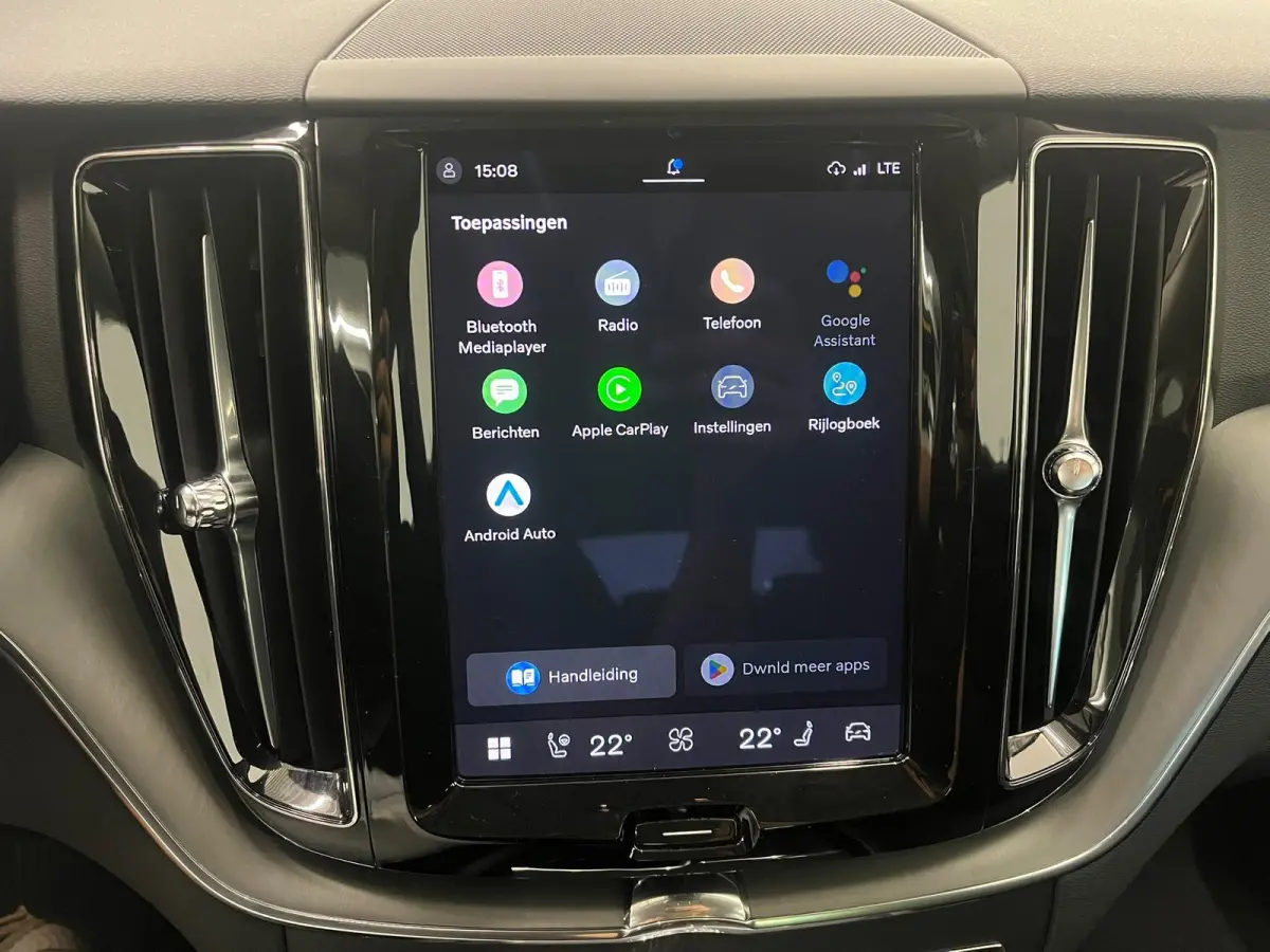 2.0 T6 Plug-in hybrid AWD Core Bright DEMO! Panoramadak Airco ECC PDC VA+Camera Full LED Elektrische achterklep Cruise Control Winter Pack