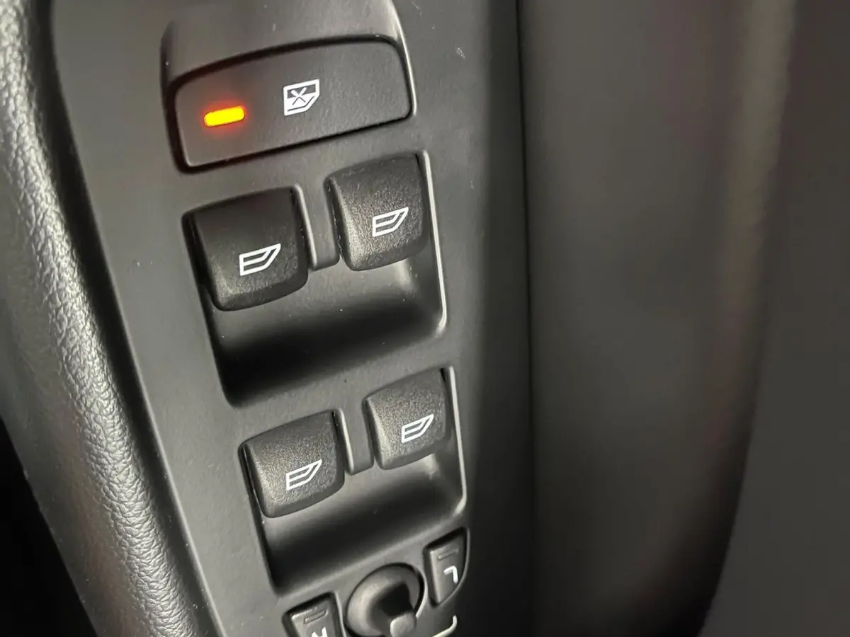 2.0 T6 Plug-in hybrid AWD Core Bright DEMO! Panoramadak Airco ECC PDC VA+Camera Full LED Elektrische achterklep Cruise Control Winter Pack