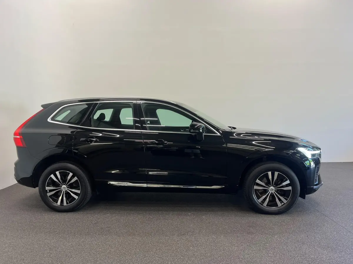 2.0 T6 Plug-in hybrid AWD Core Bright DEMO! Panoramadak Airco ECC PDC VA+Camera Full LED Elektrische achterklep Cruise Control Winter Pack