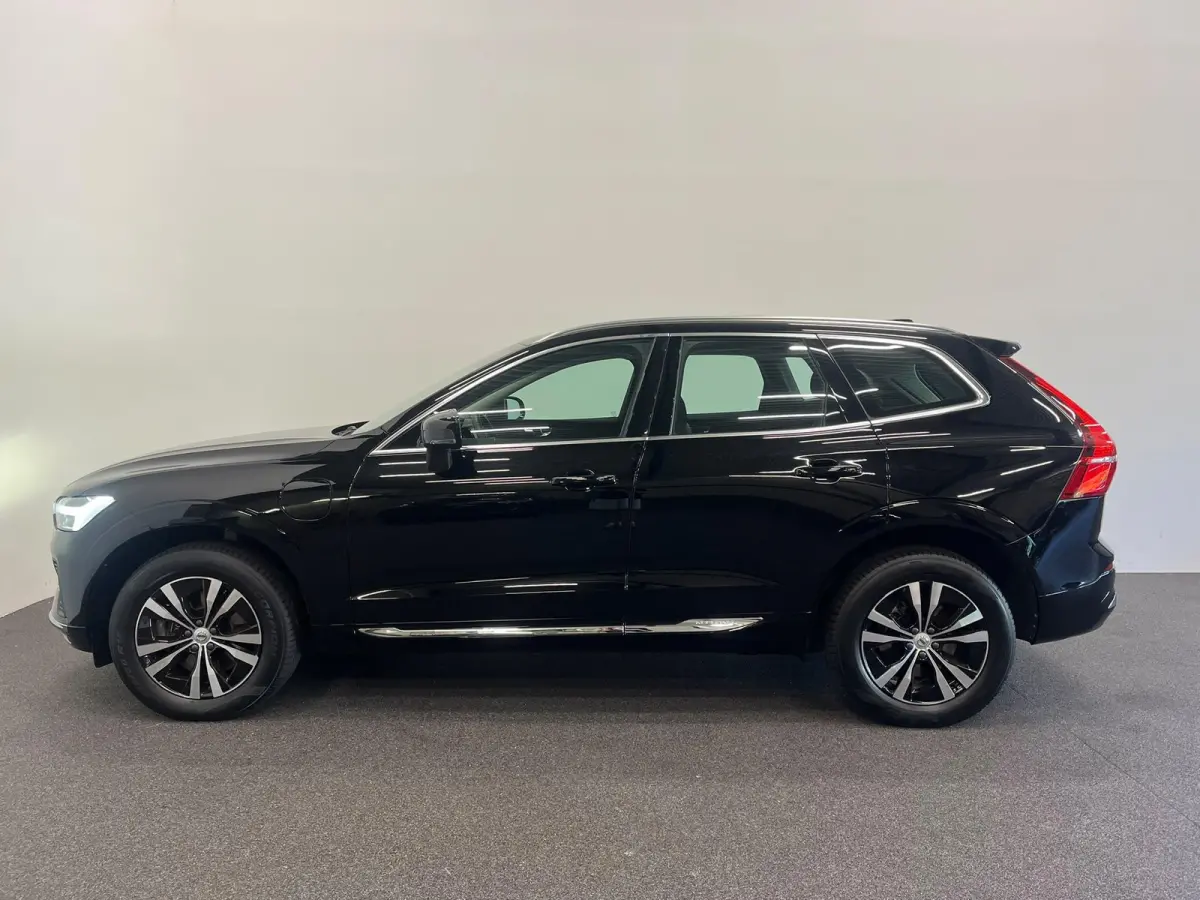 2.0 T6 Plug-in hybrid AWD Core Bright DEMO! Panoramadak Airco ECC PDC VA+Camera Full LED Elektrische achterklep Cruise Control Winter Pack