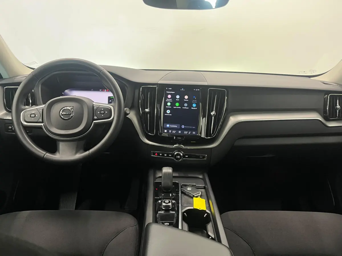2.0 T6 Plug-in hybrid AWD Core Bright DEMO! Panoramadak Airco ECC PDC VA+Camera Full LED Elektrische achterklep Cruise Control Winter Pack
