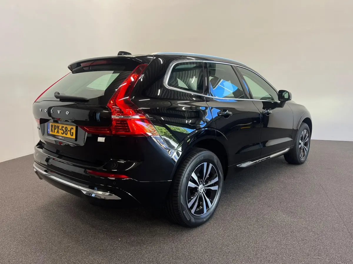 2.0 T6 Plug-in hybrid AWD Core Bright DEMO! Panoramadak Airco ECC PDC VA+Camera Full LED Elektrische achterklep Cruise Control Winter Pack