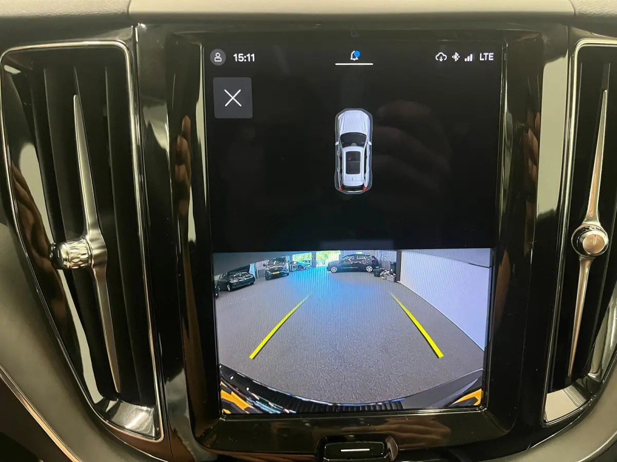 2.0 T6 Plug-in hybrid AWD Core Bright DEMO! Panoramadak Airco ECC PDC VA+Camera Full LED Elektrische achterklep Cruise Control Winter Pack