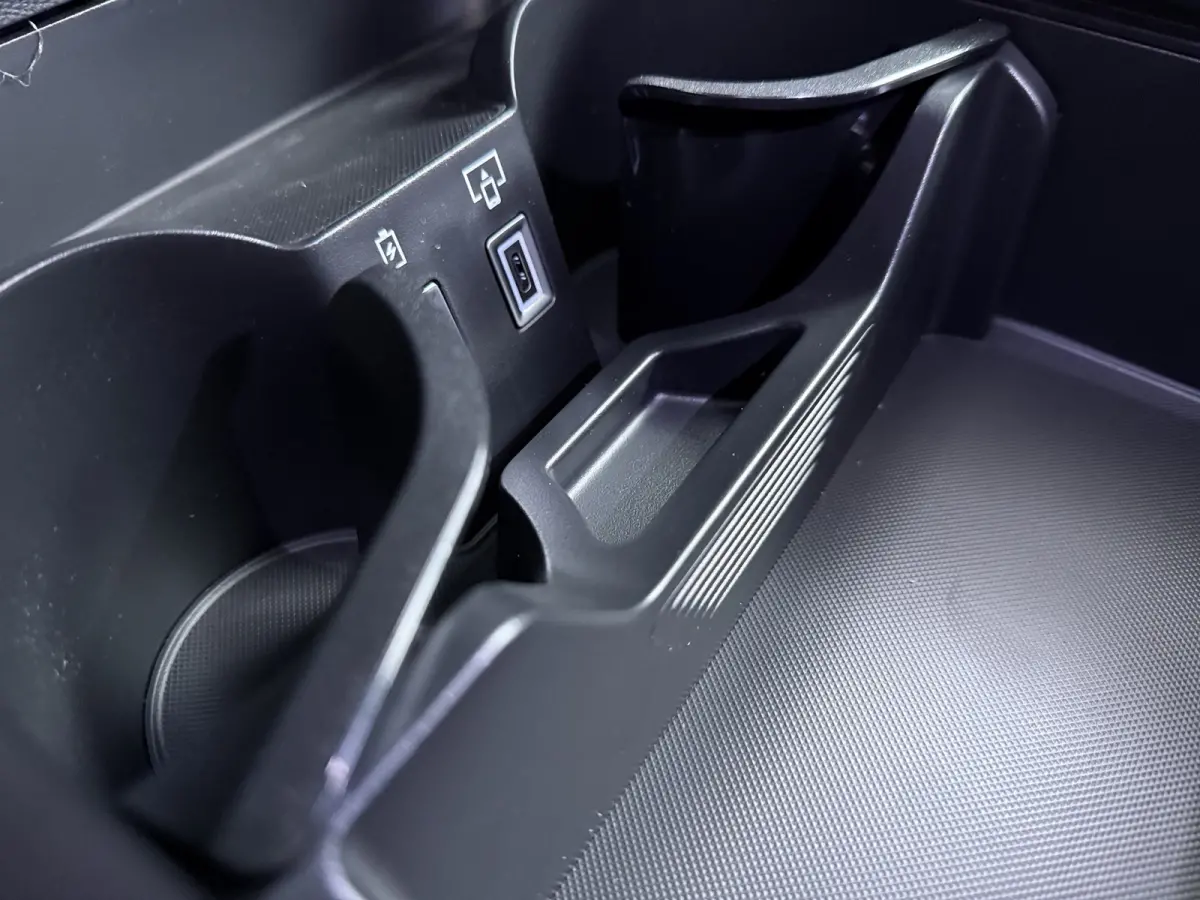Pallas Black Edition | Proximity Keyless Entry