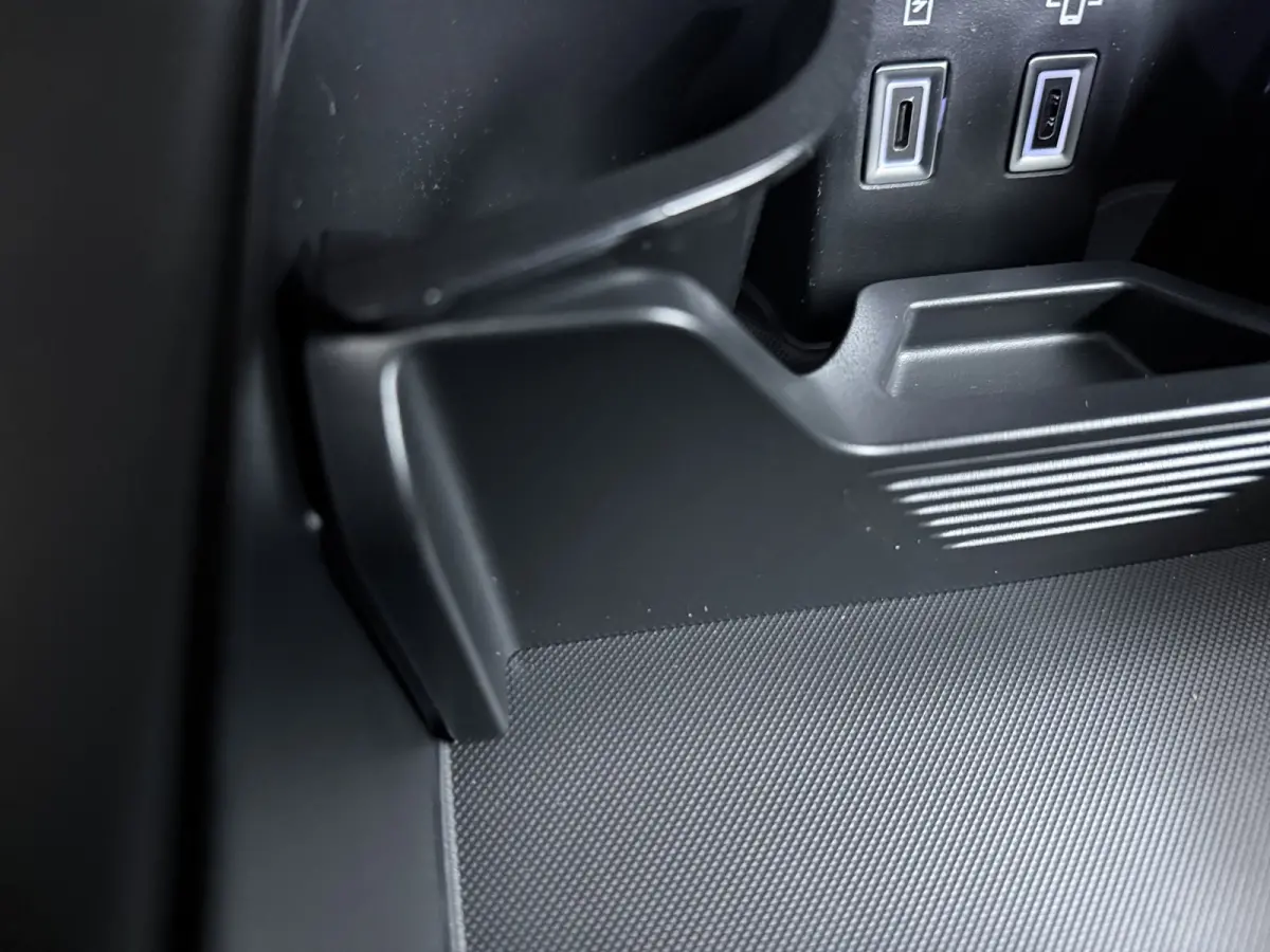 Pallas Black Edition | Proximity Keyless Entry