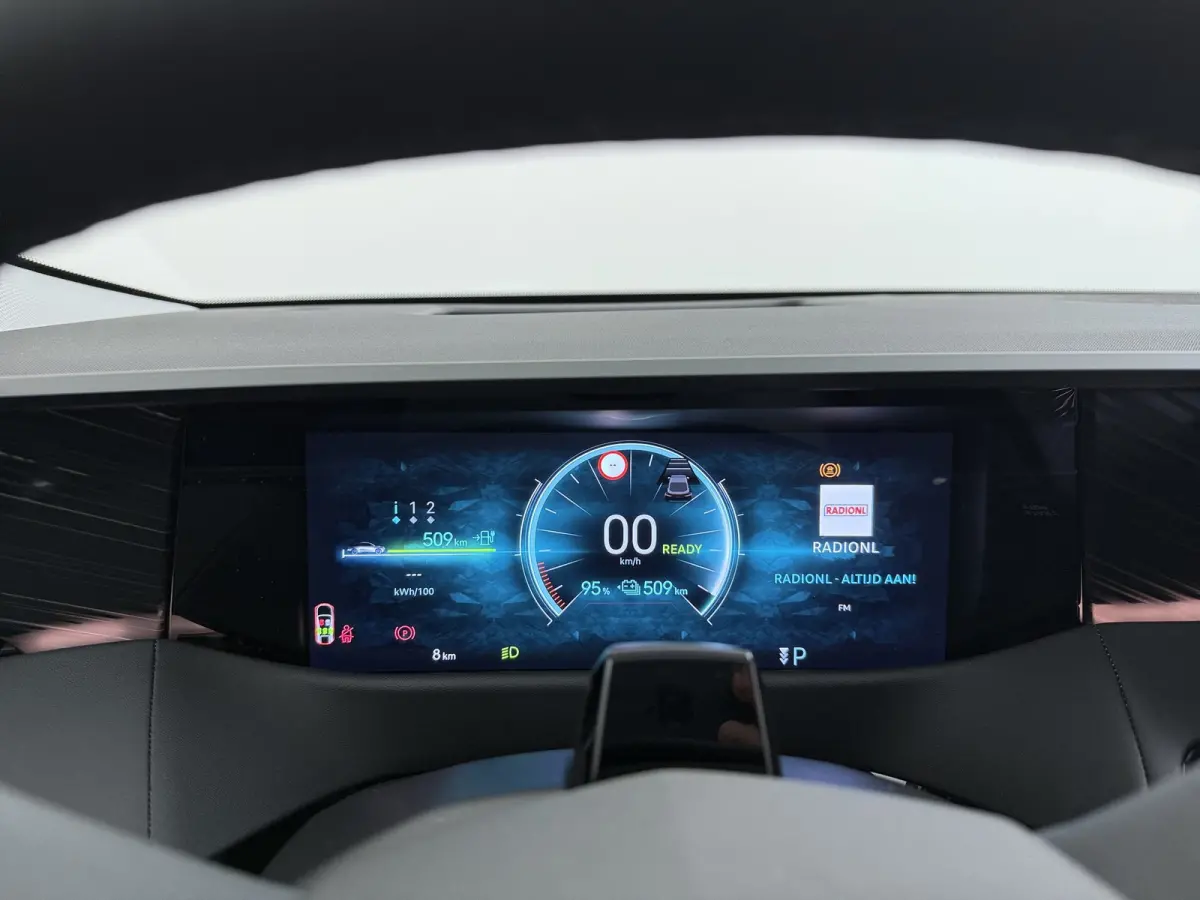 Pallas Black Edition | Proximity Keyless Entry