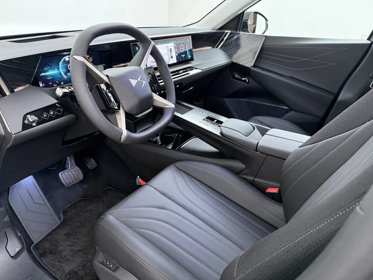 Pallas Black Edition | Proximity Keyless Entry