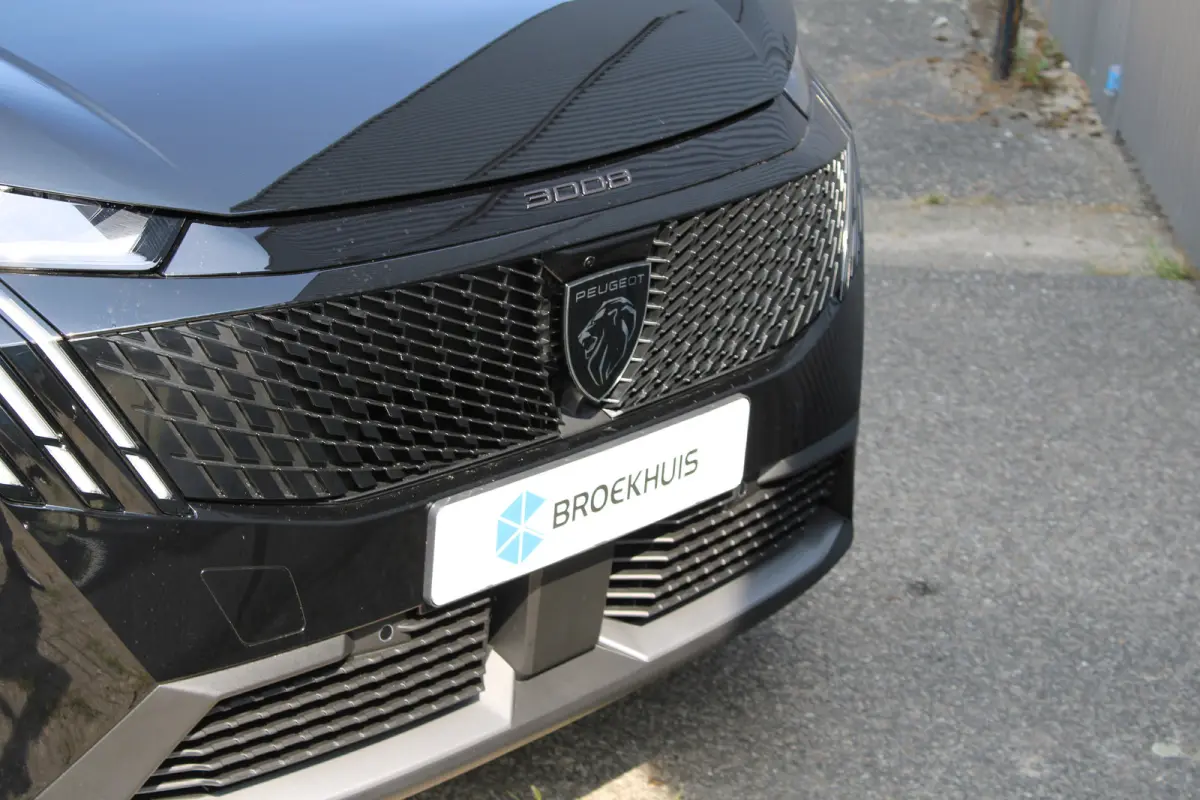 GT | Adaptieve cruise control met Stop&Go functie | Elektrische parkeerrem | Extra getinte achterste zijruiten en achterruit