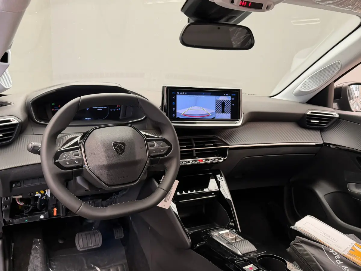 Allure | Elektrische parkeerrem | Extra getinte achterste zijruiten en achterruit | Extra getinte achterste zijruiten en achterruit