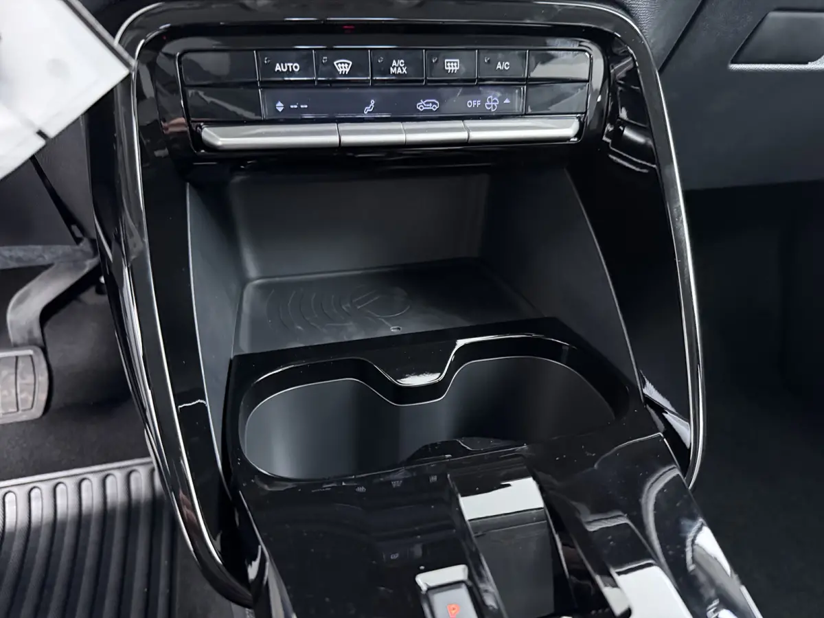Business Edition - PHEV | 7,4 kW boordlader | Achteruitrijcamera | Draadloze telefoonlader (Inductie)