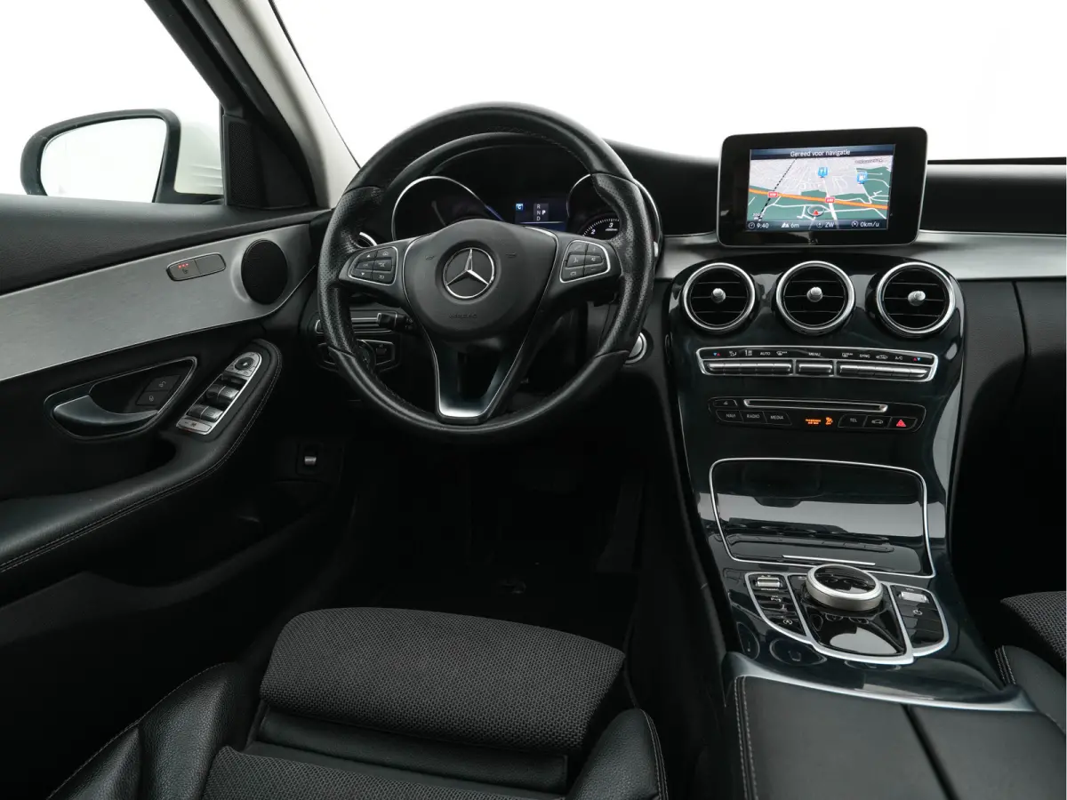 200 CDI Business Solution Aut. *FULL-LED | LEATHER-FABRIC |  NAVI-FULLMAP | CAMERA | HEATED-SPORTSEATS | SHIFTPADDLES | CRUISE | KEYLESS | TOWBAR | 17''ALU*