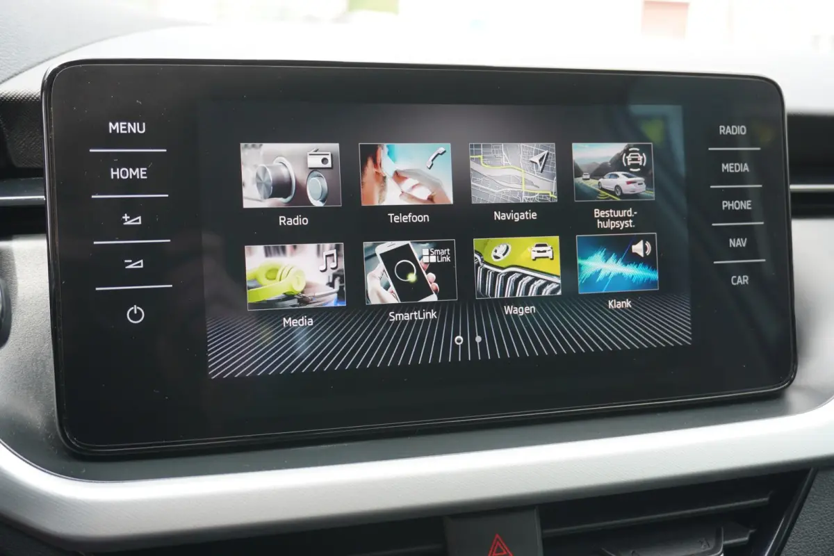 1.0 TSI 110pk Ambition | Airco | Cruise Control | SmartLink | Lane Assist