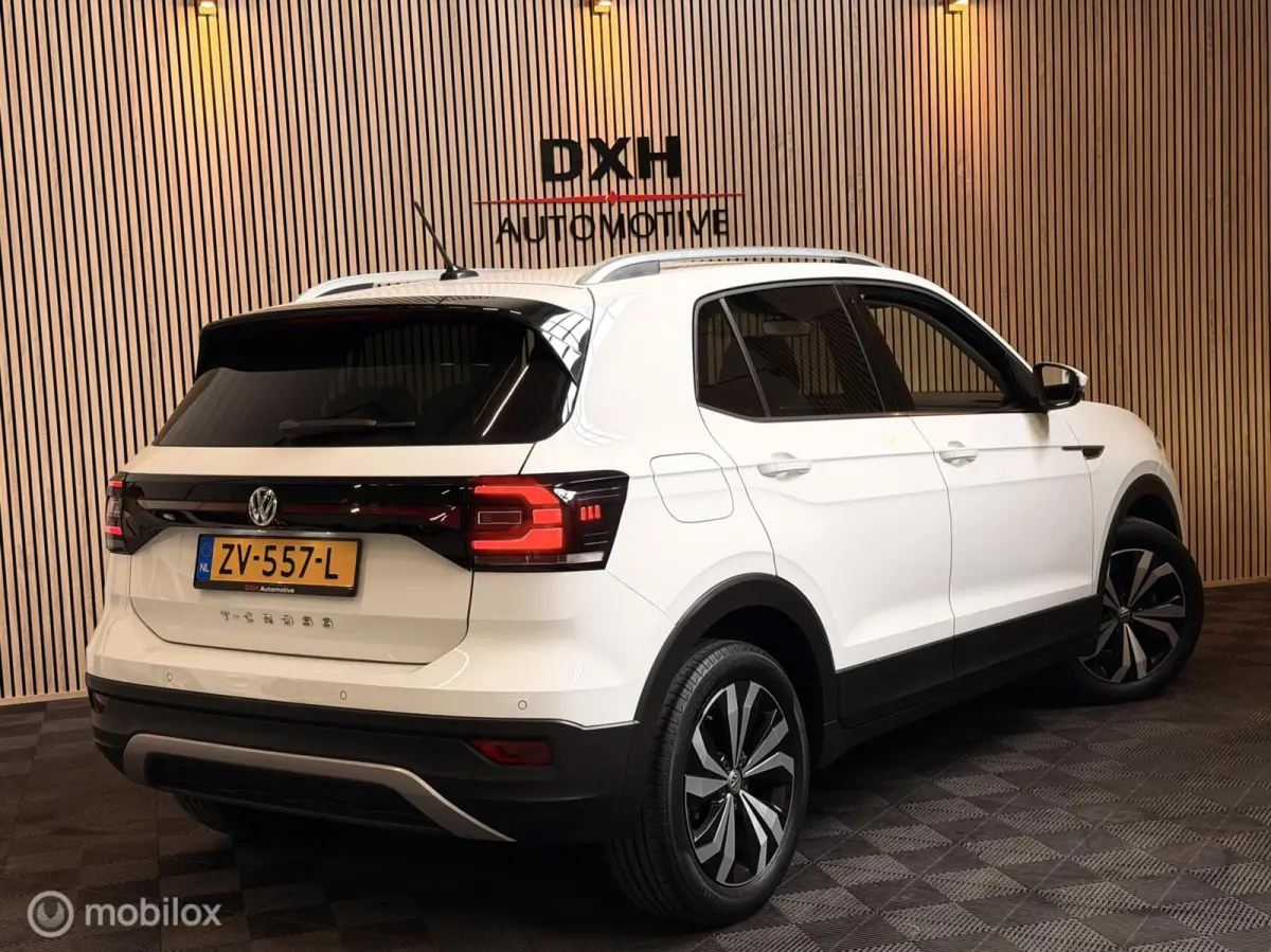 1.0 TSI DSG R-Line BEATS VIRTUAL CARPLAY