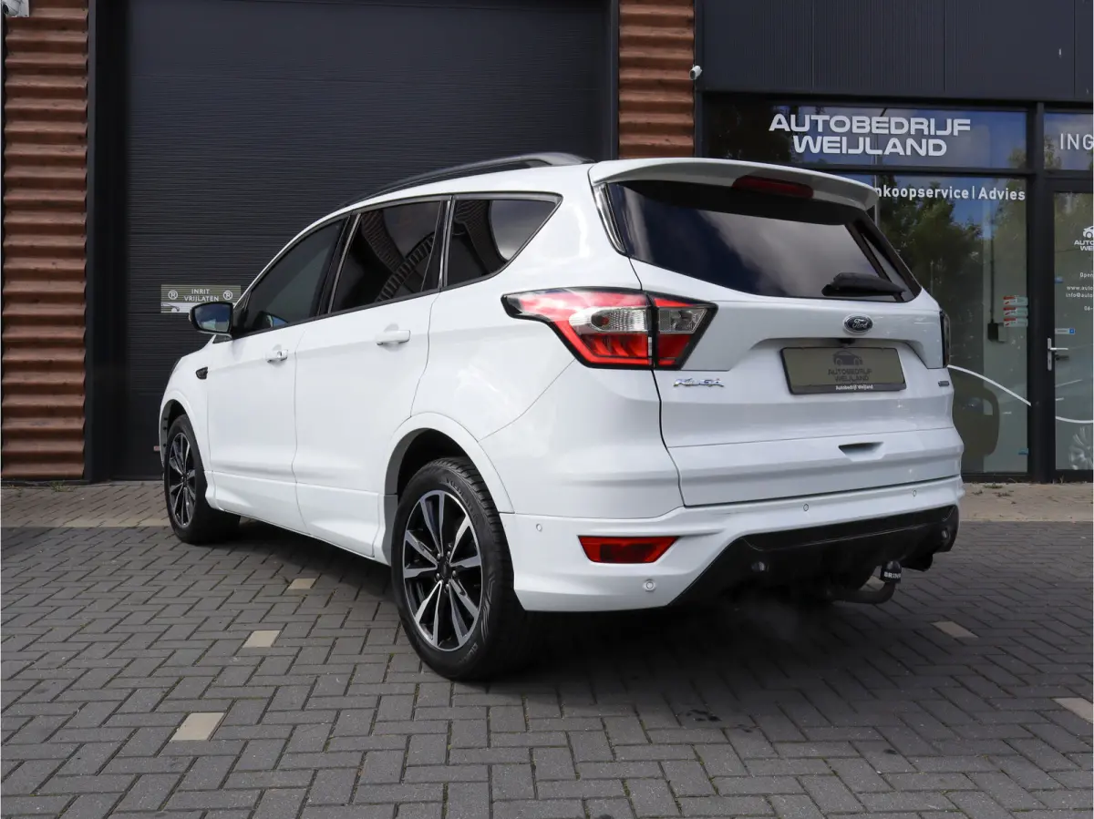 1.5 EcoBoost ST Line Trekhaak 1800kg I ST-line I PDC I Camera I Leer I NL-auto I 18" I trekhaak I Dealer onderhouden I