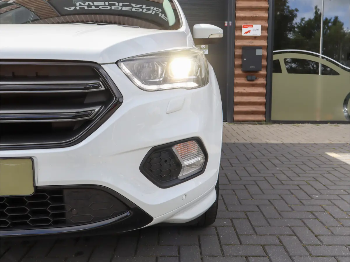 1.5 EcoBoost ST Line Trekhaak 1800kg I ST-line I PDC I Camera I Leer I NL-auto I 18" I trekhaak I Dealer onderhouden I