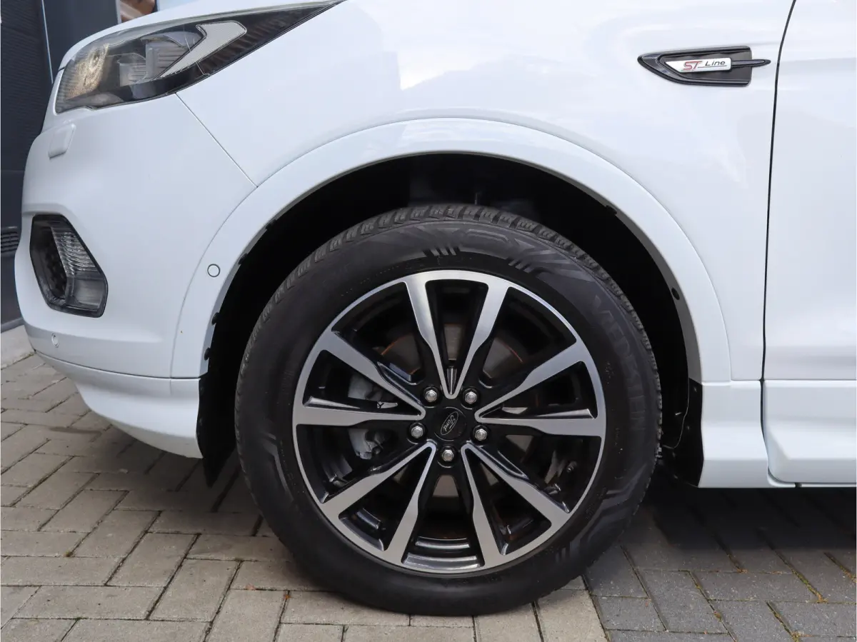 1.5 EcoBoost ST Line Trekhaak 1800kg I ST-line I PDC I Camera I Leer I NL-auto I 18" I trekhaak I Dealer onderhouden I