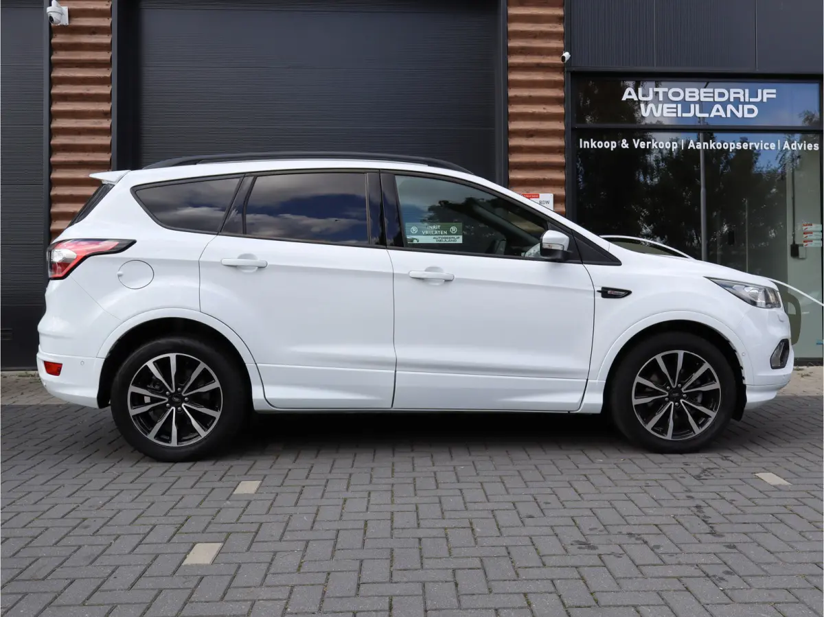 1.5 EcoBoost ST Line Trekhaak 1800kg I ST-line I PDC I Camera I Leer I NL-auto I 18" I trekhaak I Dealer onderhouden I