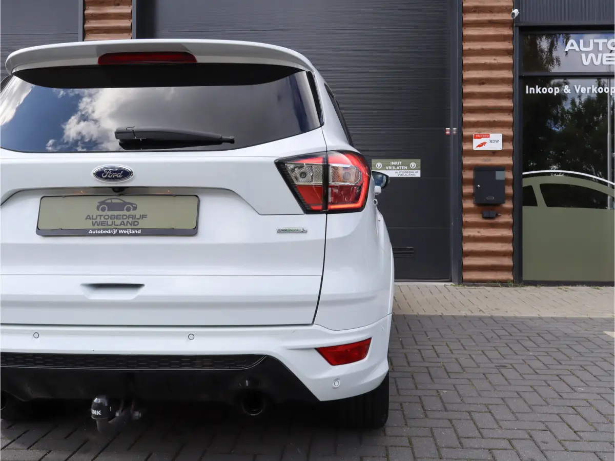 1.5 EcoBoost ST Line Trekhaak 1800kg I ST-line I PDC I Camera I Leer I NL-auto I 18" I trekhaak I Dealer onderhouden I