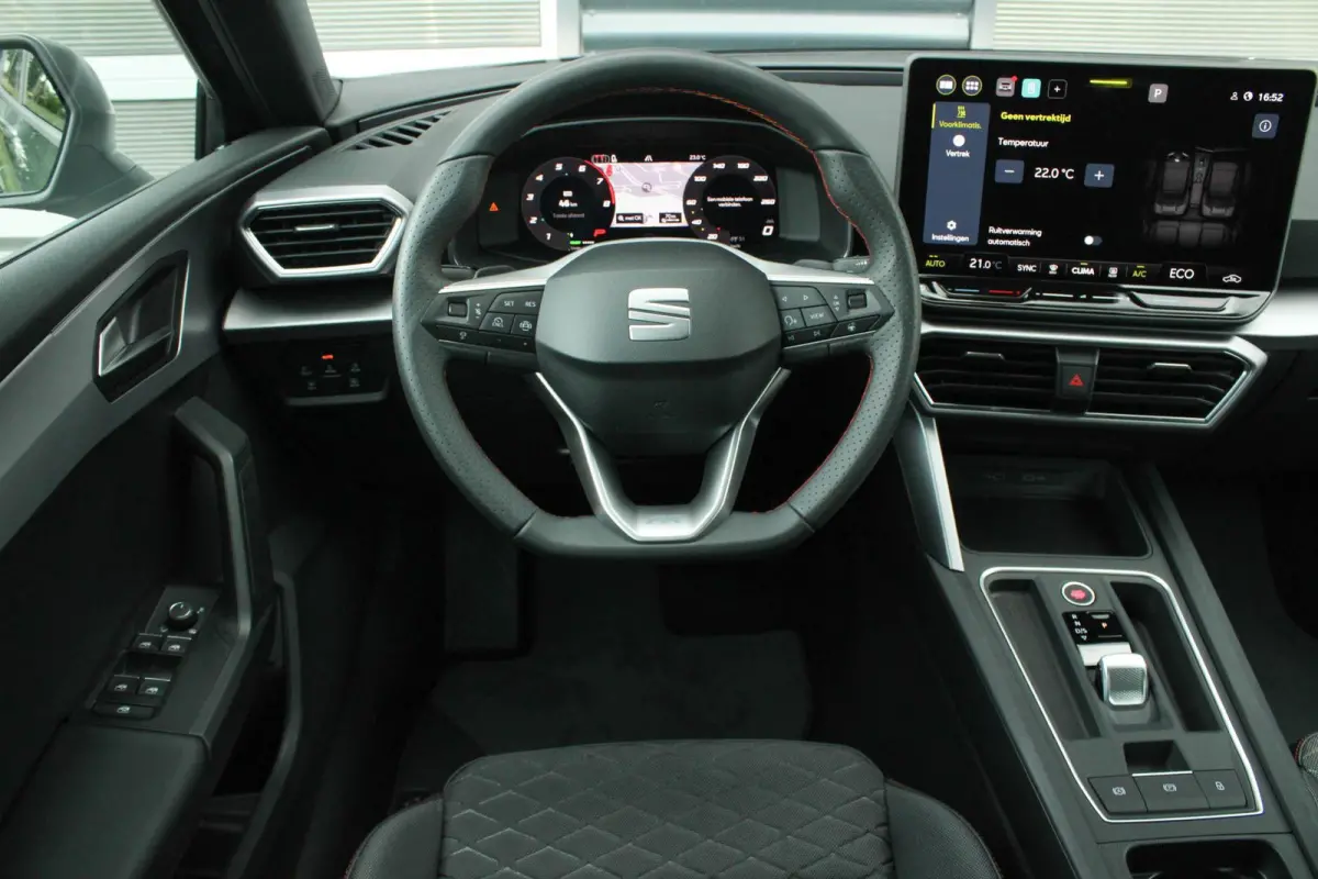 1.5 TSI e-Hybrid 204pk FR Business | Black Pakket | Verlaagd | 18" Velgen